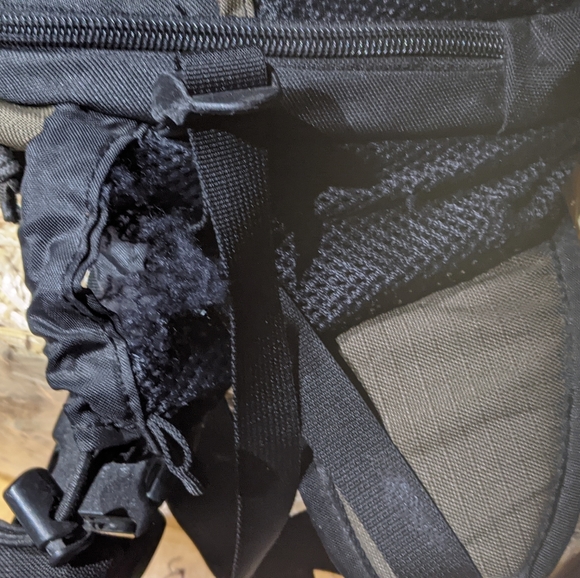 Columbia Large Hiking Fanny Pack - Picture 13 of 13